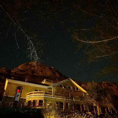 Albergue Santa Barbara Aliaga エクステリア 写真