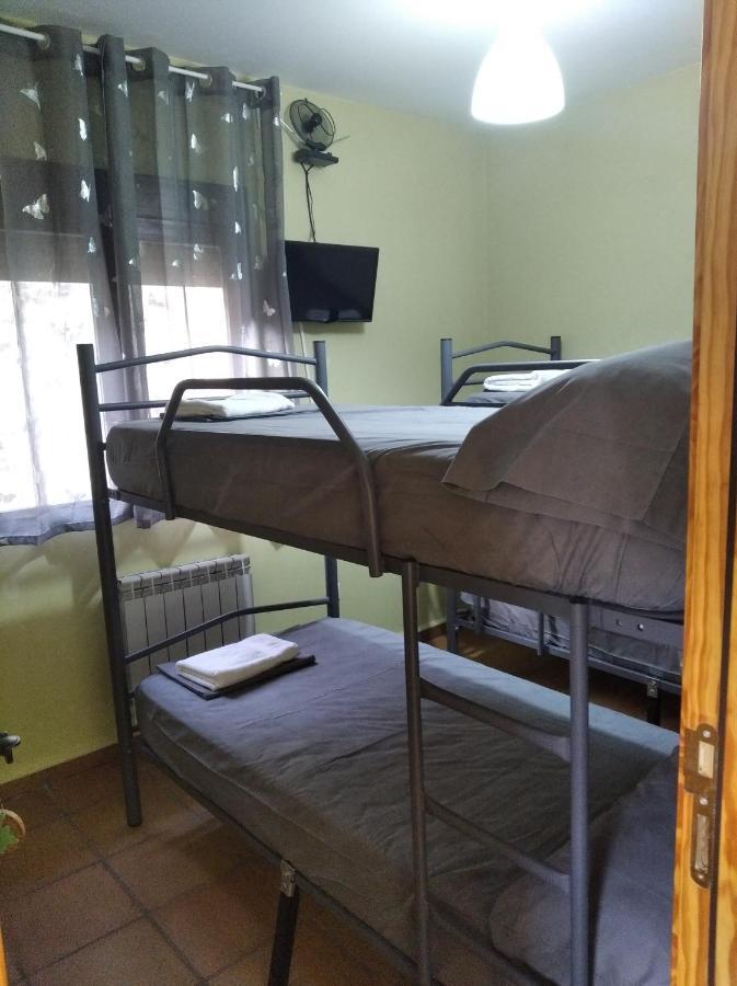 Albergue Santa Barbara Aliaga エクステリア 写真