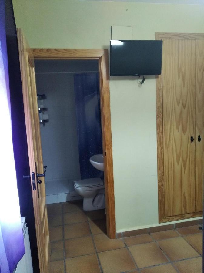 Albergue Santa Barbara Aliaga エクステリア 写真