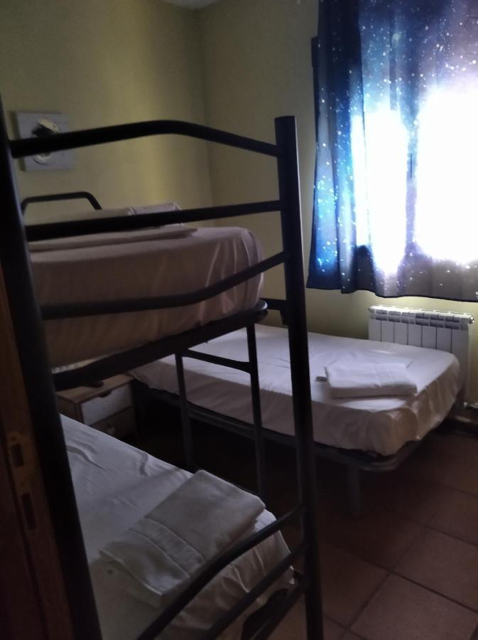 Albergue Santa Barbara Aliaga エクステリア 写真