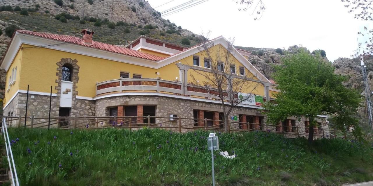 Albergue Santa Barbara Aliaga エクステリア 写真